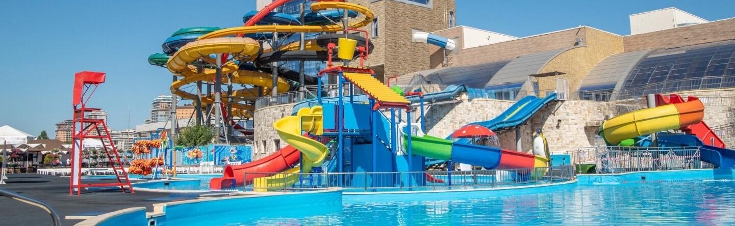 Аквапарк «Ривьера» в Казани: Полный гид по ценам, горкам и отдыху в 2026 году