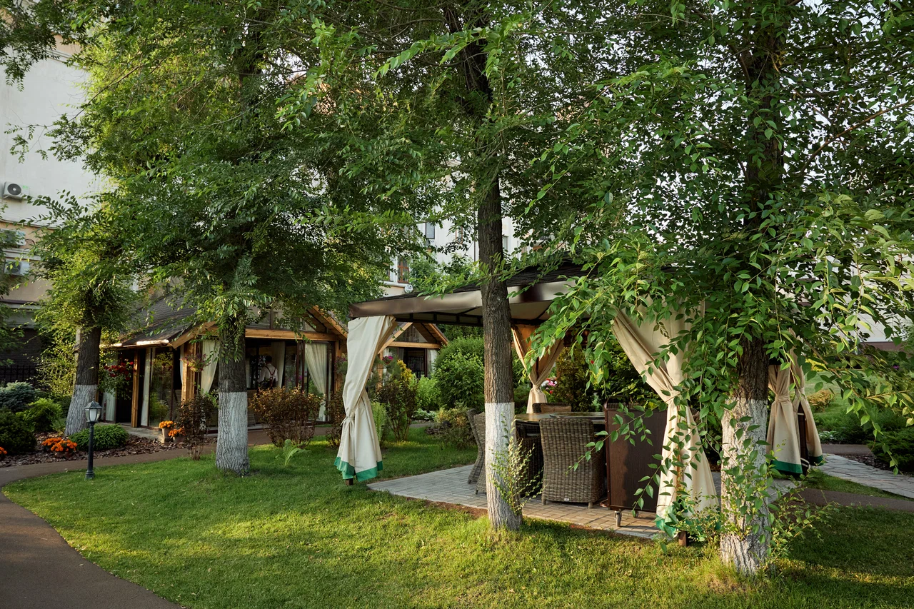 Интерьер Garden Cafe в Казани