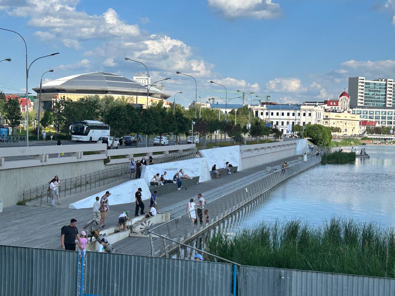 Статуя Шурале на набережной Кабана