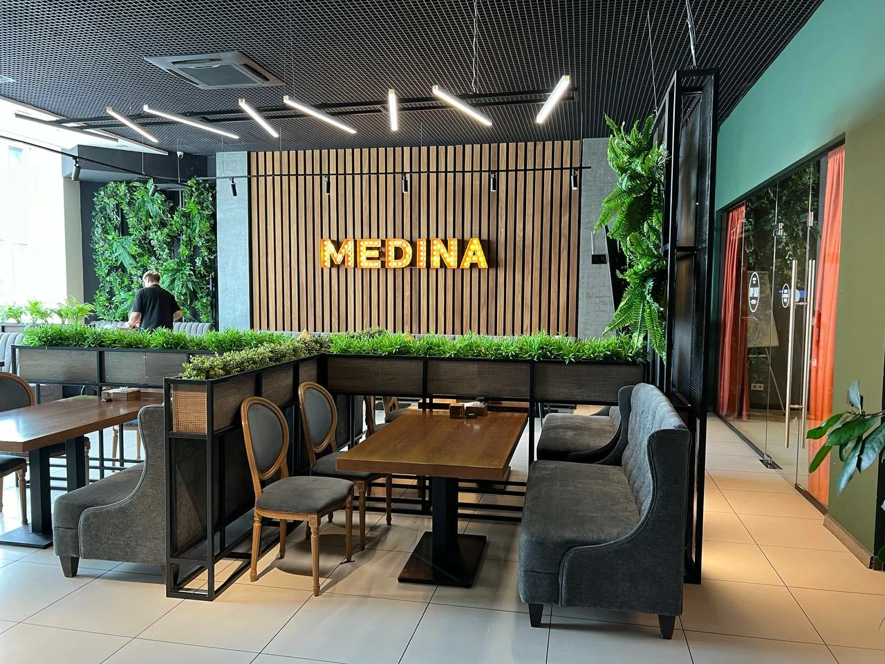 Лучшие кафе Казани — Medina Food