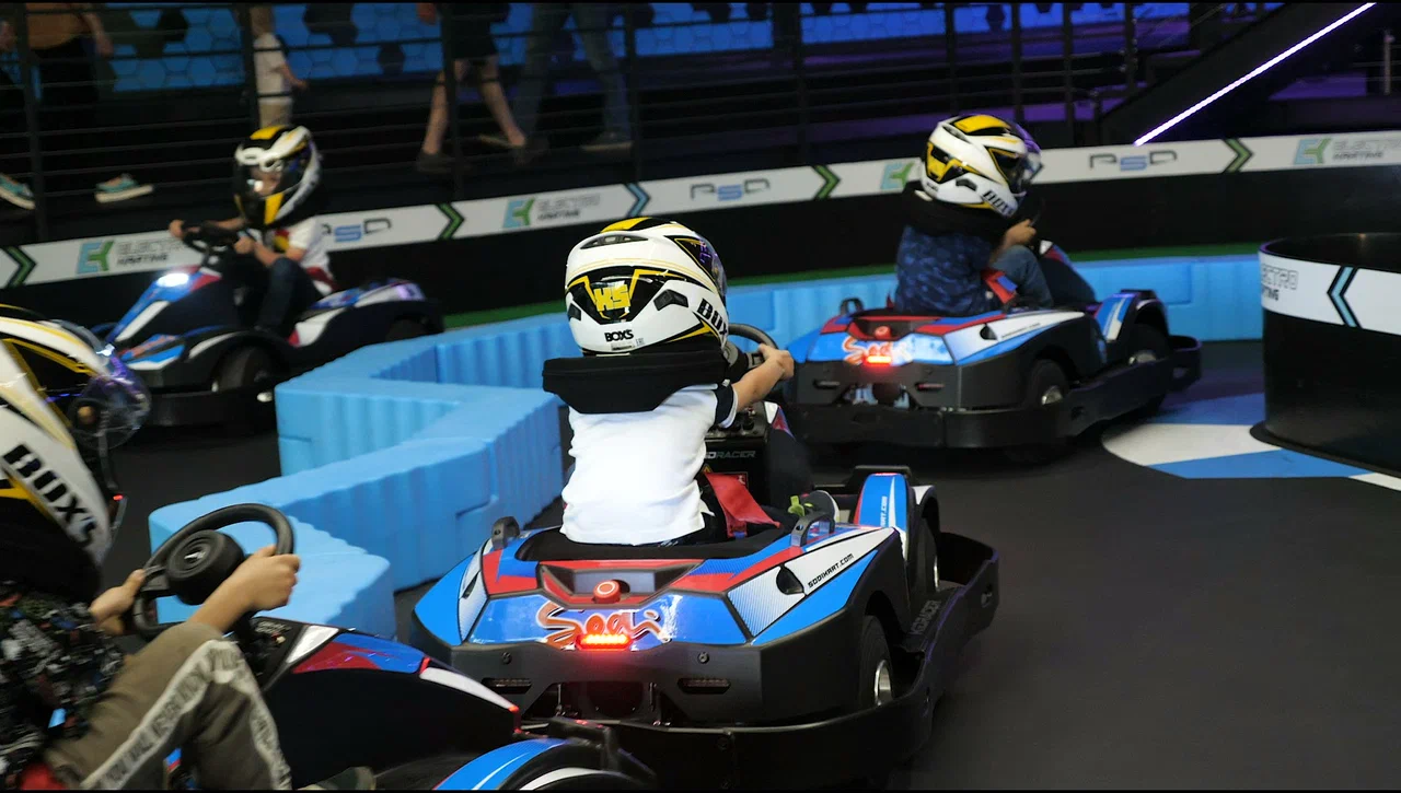 Electro Karting в Казань Молл: двухуровневая трасса