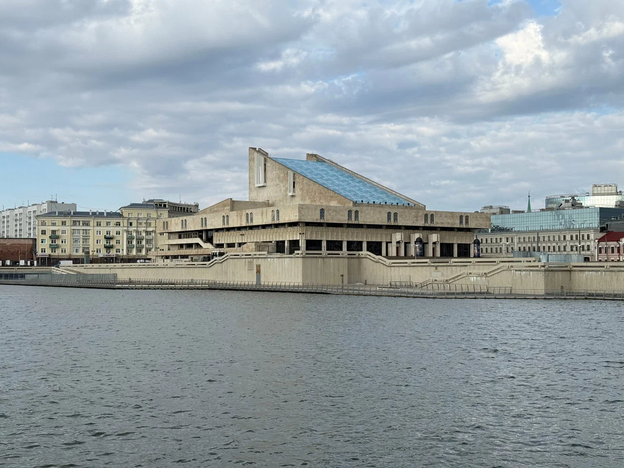 Где встретить закат в Казани: красивые места у воды, рестораны и вечерние маршруты