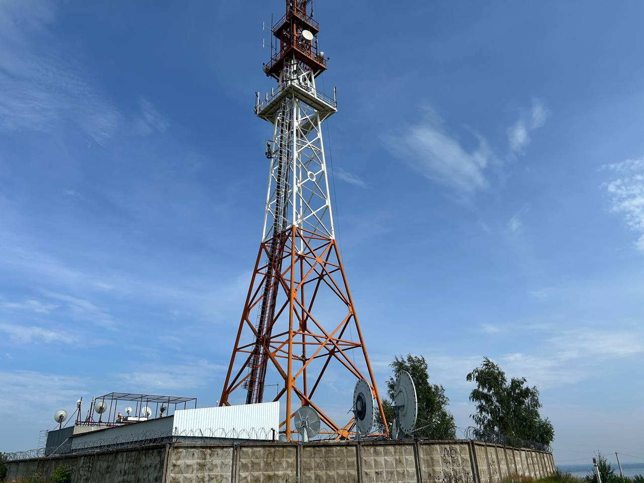Карстовое озеро у горы Соколки