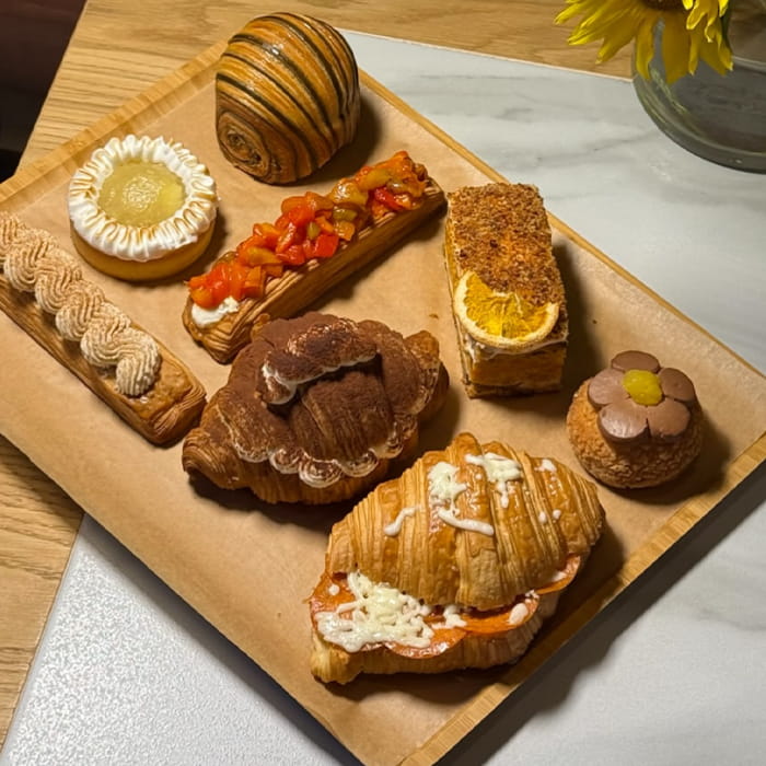 тарт Яблоко в специях с меренгой в Muka Bakery