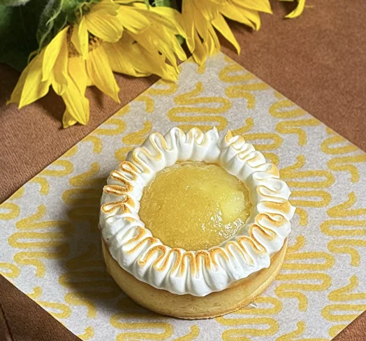 круассан Пепперони с моцареллой в пекарне Muka Bakery