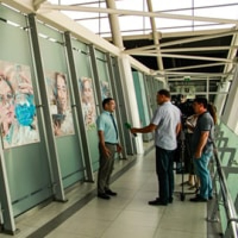 Выставка «Люди труда» открылась в казанском аэропорту